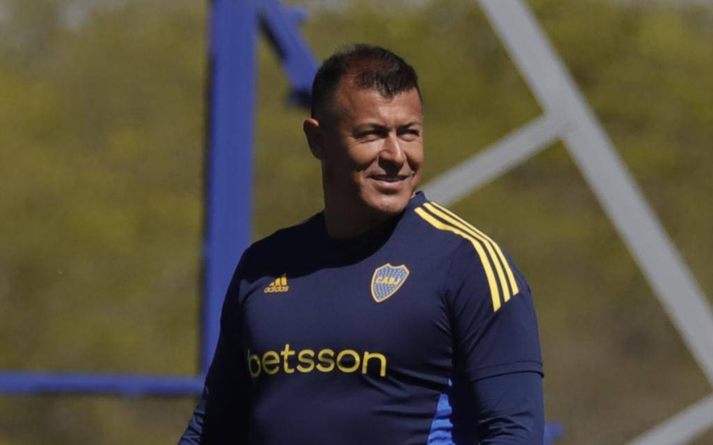 Almirón no quiso especular y ante Unión pondrá en cancha a la mayoría de los titulares