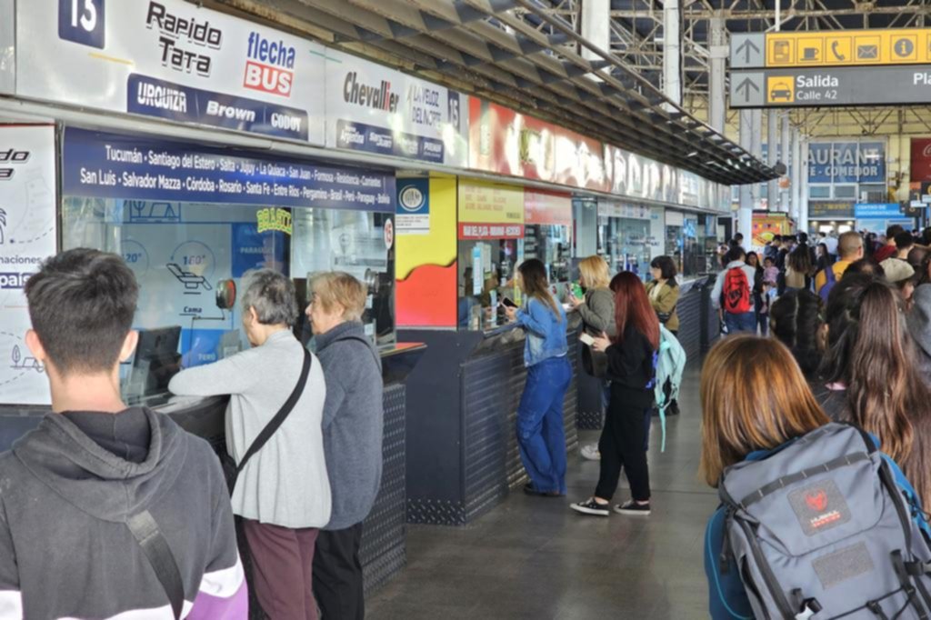 El micro, sin precios de verano: no se venden pasajes más allá de un mes