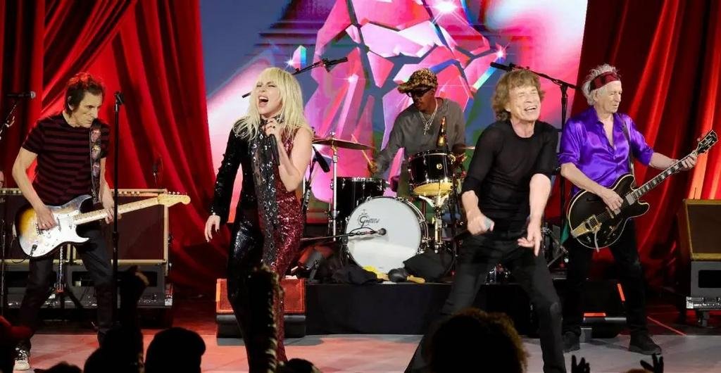 Los Stones tocaron de sorpresa en NY junto a Lady Gaga