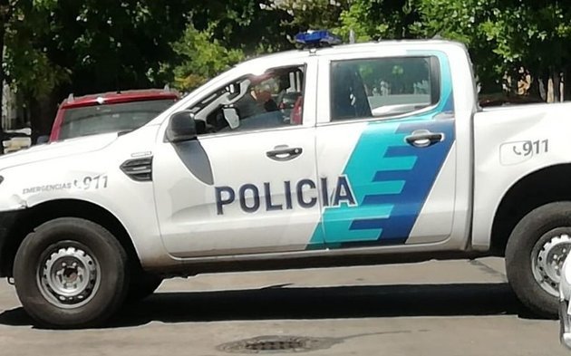 La Plata: un policía fue hallado con un disparo en la cabeza en la vía pública