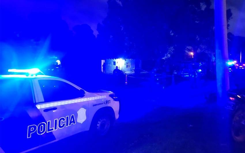 Madrugada de terror y motochorros "rompe portones" en La Plata