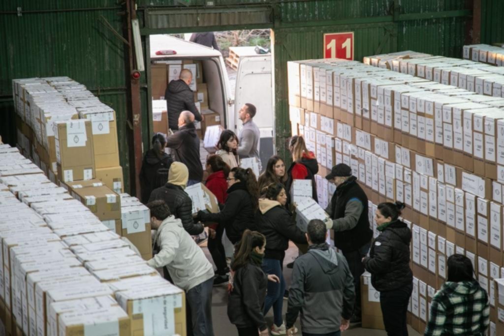 Se completó la distribución de urnas en territorio bonaerense