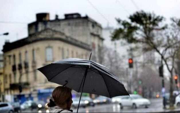 Pronóstico del tiempo para La Plata.- Elección con amenaza de lluvia: ¿a qué hora conviene ir a votar, según el SMN?