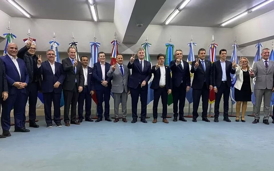 Elecciones 2023.- Sergio Massa reúne a gobernadores peronistas para delinear la estrategia hacia el balotaje