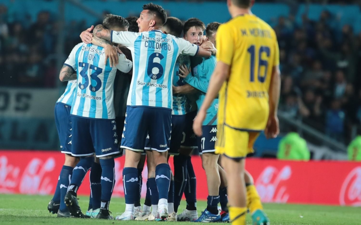 Boca vs Racing.- En un final agónico, Racing le ganó a Boca 2 a 1 y cortó una racha de cuatro partidos sin victorias