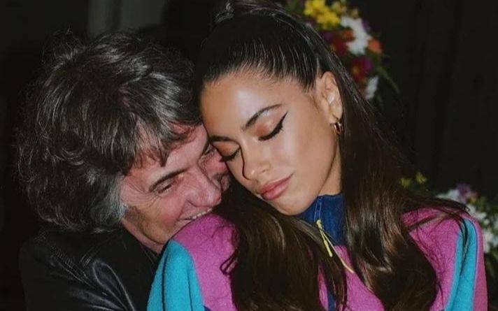 Tini distanciada de su familia: terminó el vínculo laboral con su papá