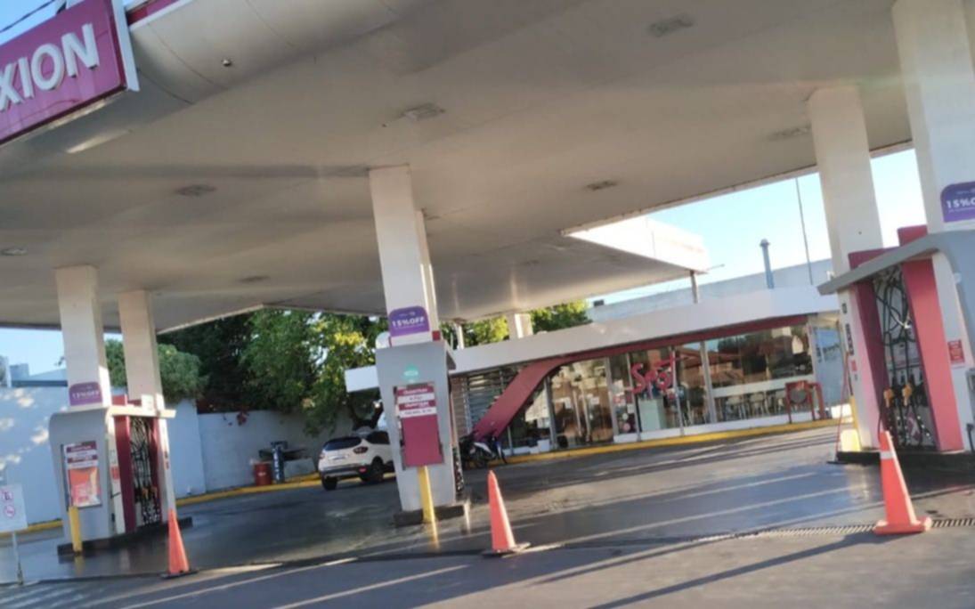 Estaciones cerradas y colas eternas: conseguir nafta en La Plata, un drama