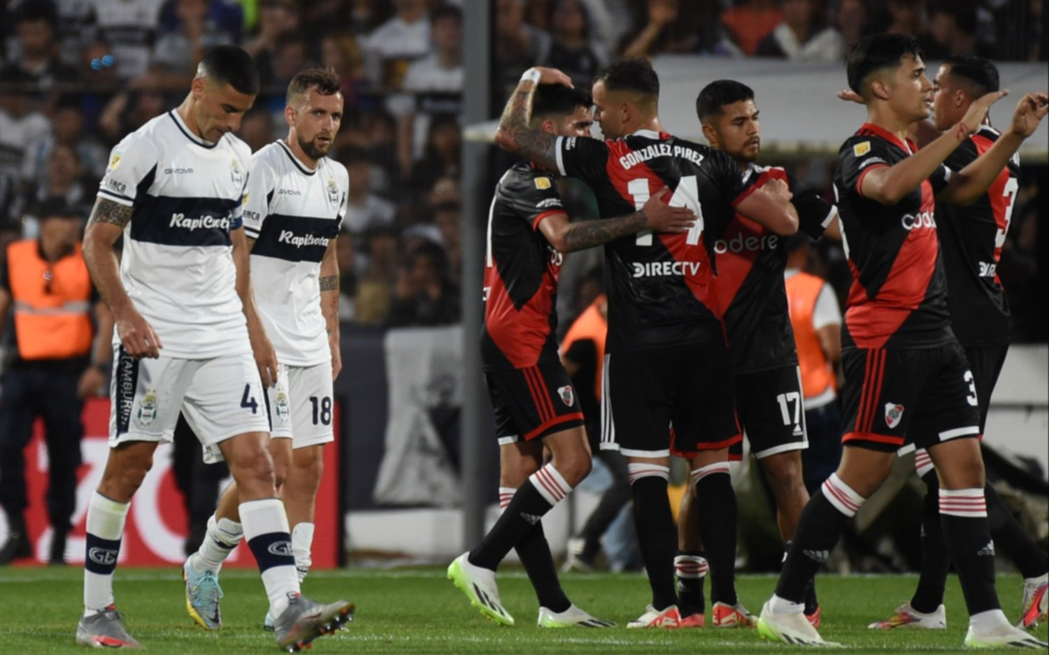 Gimnasia jugó en buen nivel, pero la jerarquía de River fue decisiva y el Lobo terminó perdiendo 2 a 1
