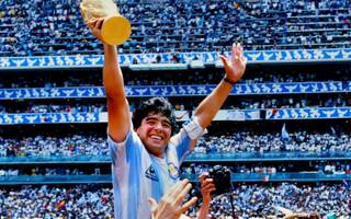 Ernesto Cherquis Bialo: "Maradona no morirá nunca porque siempre está volviendo a la cancha a regalarnos su magia"