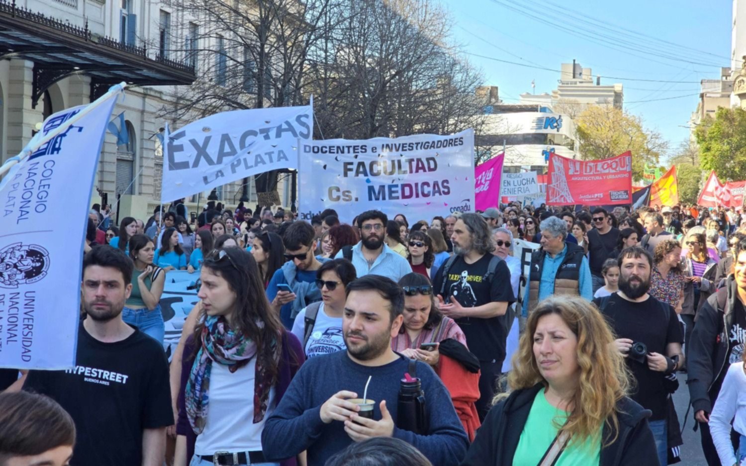 Estatales y docentes bonaerenses se suman a la Marcha Federal Universitaria: escuelas sin clases y ministerios afectados