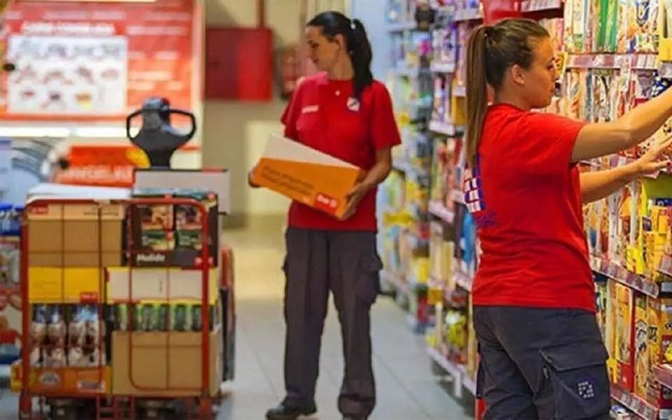 Comercio cerró un nuevo acuerdo del 8%: el básico escalará a los 926 mil pesos