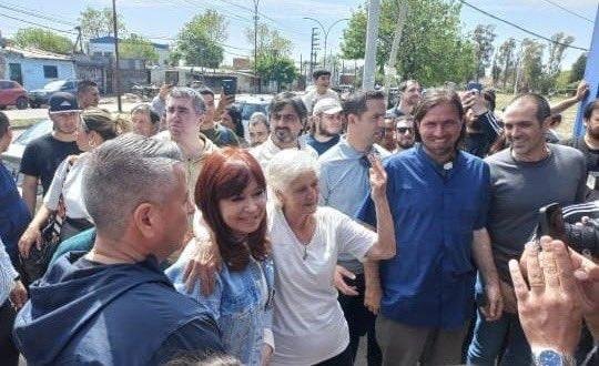 Cristina volvió al Conurbano y alimentó las versiones sobre una posible candidatura