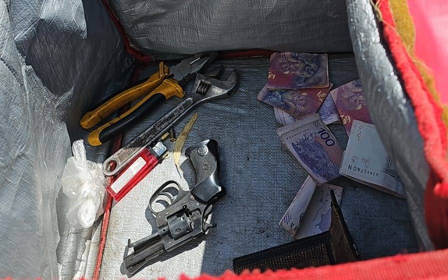 "Ni pizza ni empanadas": cayó en Ensenada un repartidor que llevaba un arma en la caja