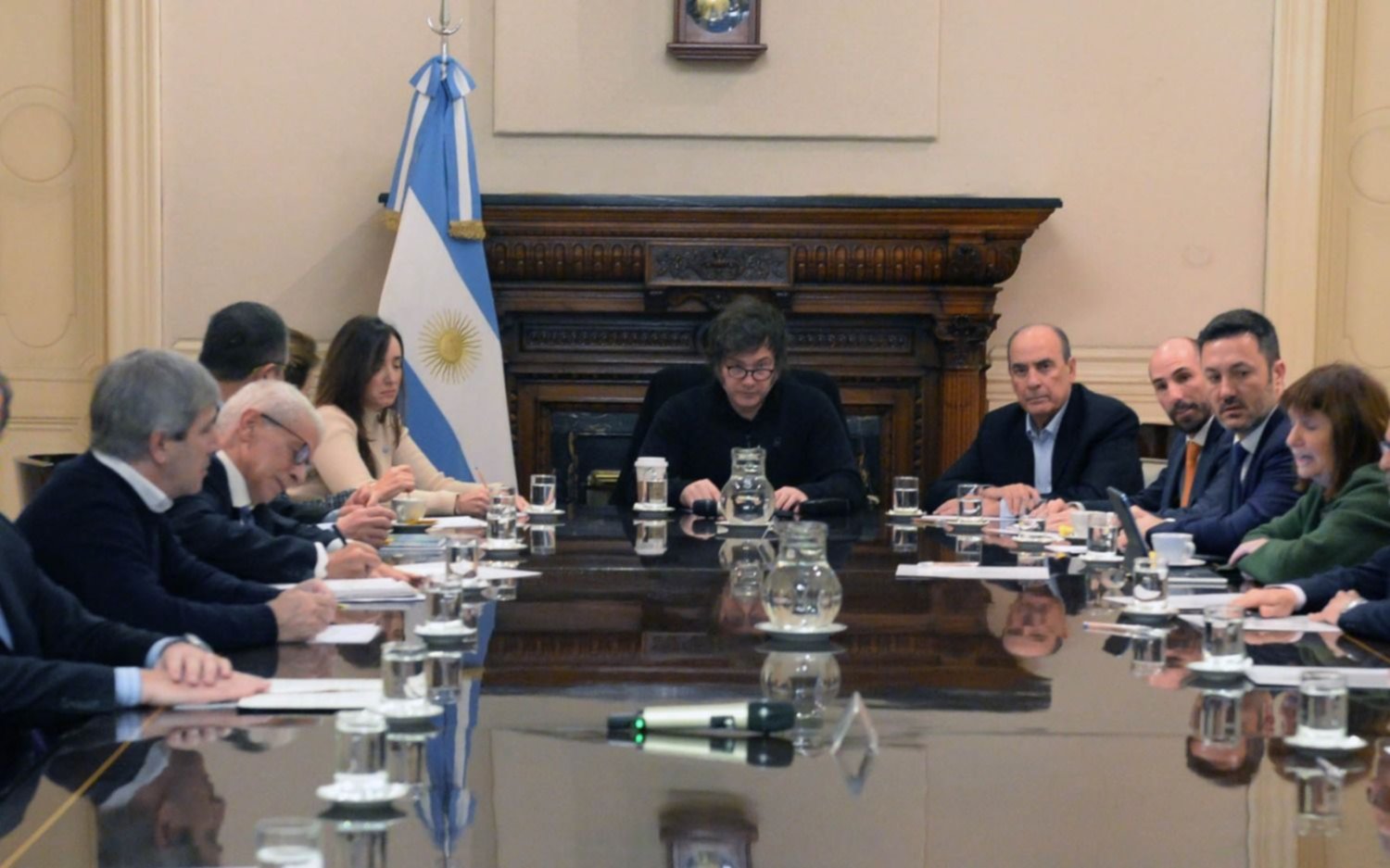 Milei encabezó reunión de Gabinete, sin Pettovello