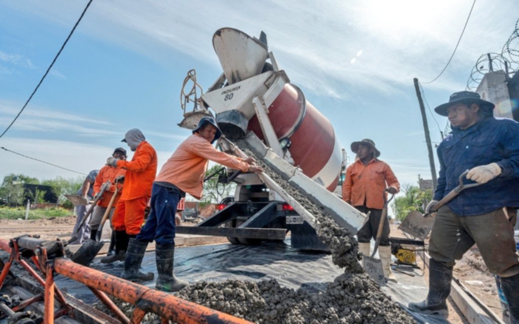 Avanzan con la pavimentación de la conexión de la avenida 520 con el Distribuidor sobre la Autopista
