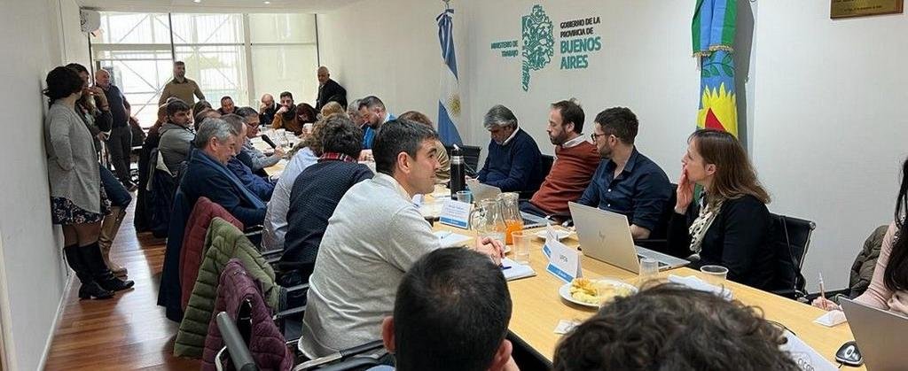 La Provincia convocó a estatales y docentes a discutir salarios