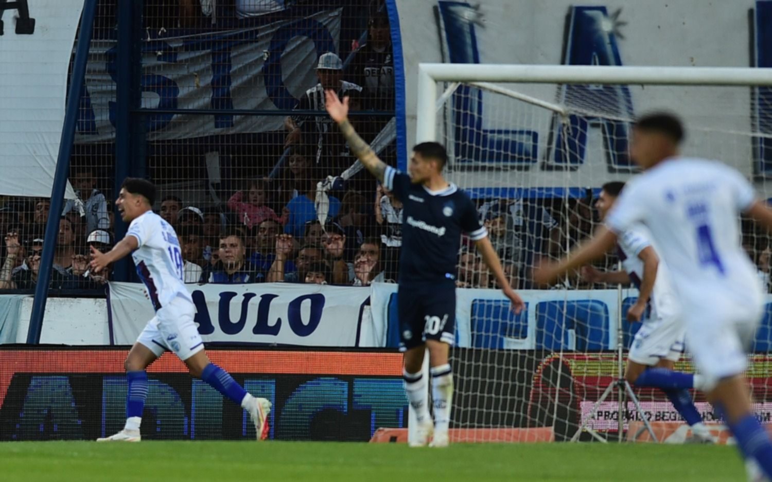 Gimnasia no jugó bien, falló en todas las líneas, especialmente en la creación, y perdió ante Godoy Cruz por 1 a 0