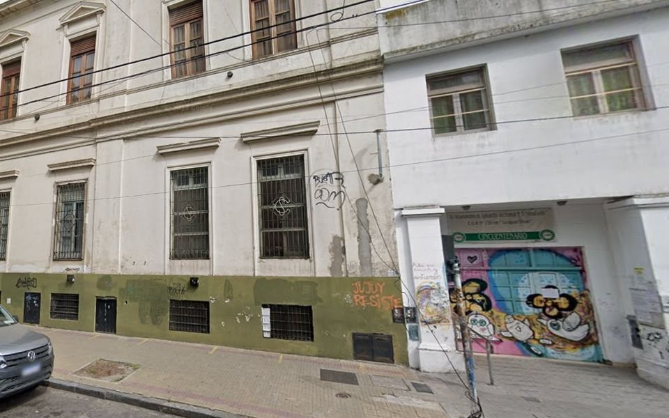 Alarma en una escuela platense por un caso de meningitis bacteriana