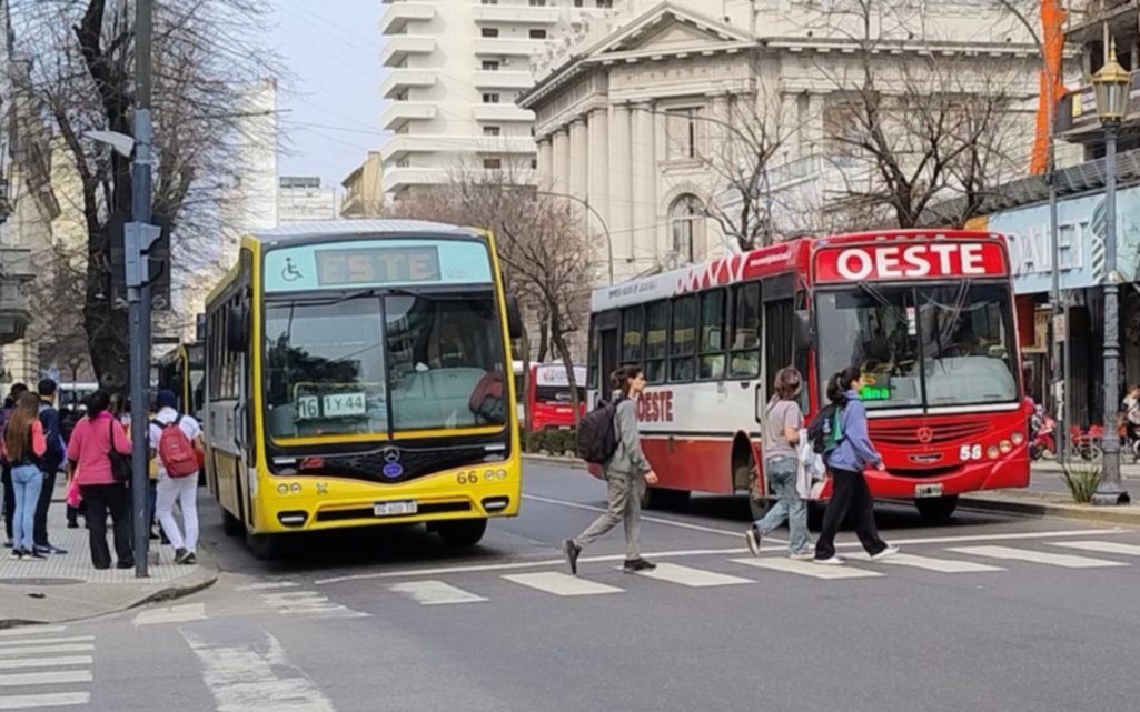 Prorrogan hasta diciembre de 2025 la concesión del servicio de micros en La Plata