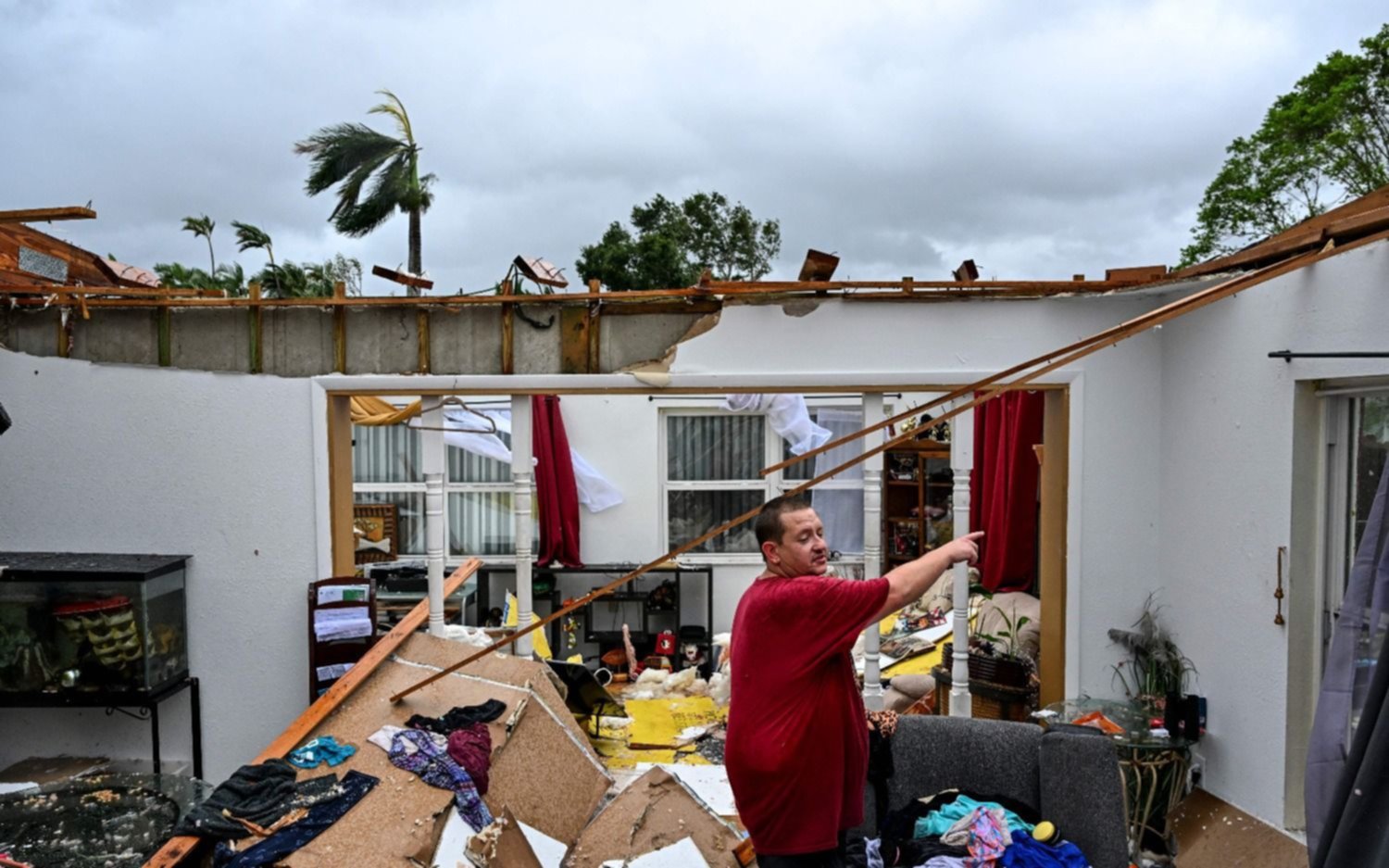Milton castigó fuerte a la Florida: 3 millones de hogares sin luz y un número no determinado de fallecidos
