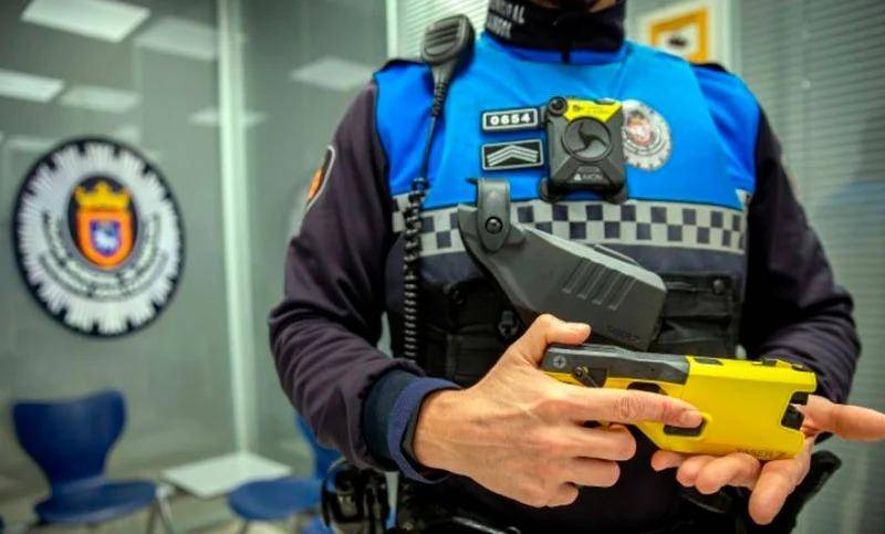 La Policía Federal ya usa las Taser en las estaciones