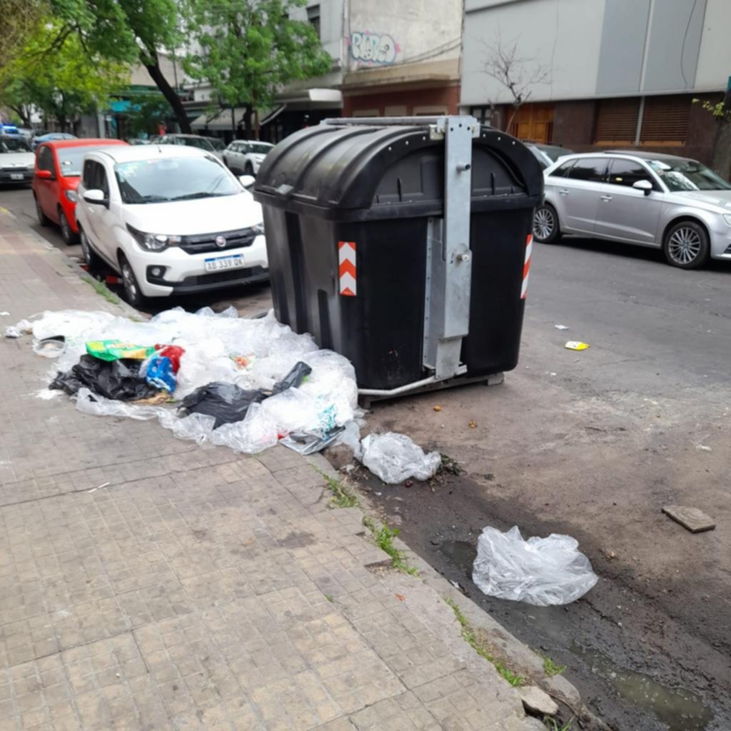 Reclamo por un basural en pleno centro de la Ciudad: 8 y 55