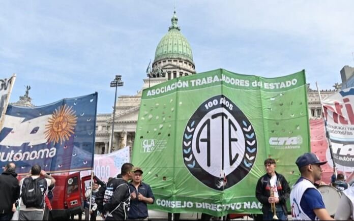 Estatales: fuerte rechazo gremial a los exámenes de "idoneidad" que impulsa el Gobierno