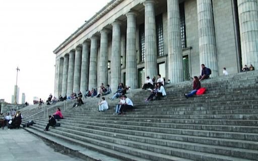 Tras el anuncio del paro en rechazo al veto, una facultad de la UBA pide la vuelta a clases