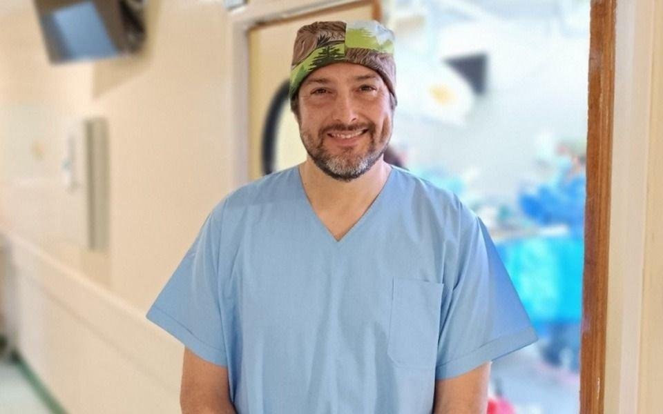 Un médico platense, premiado por un dispositivo que salva niños