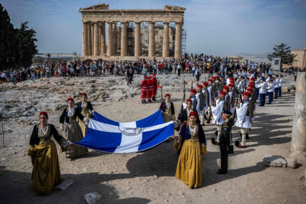 Atenas y su compleja memoria, a 80 años de la liberación de los nazis