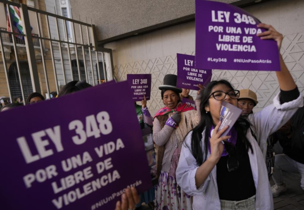 Bolivia, al borde de quedar paralizada por Morales