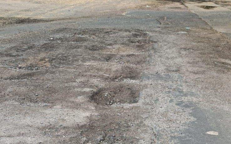 Piden la reparación de la calle 46 a la altura de 115, salida obligatoria a calle 1