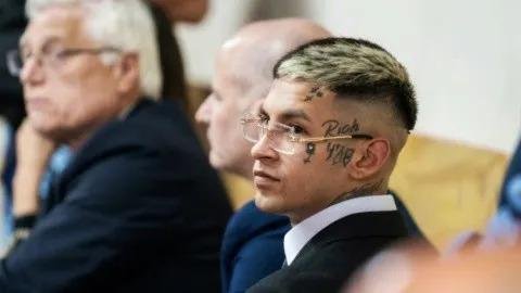 ¿Por qué L-Gante decidió ir de traje a su juicio?