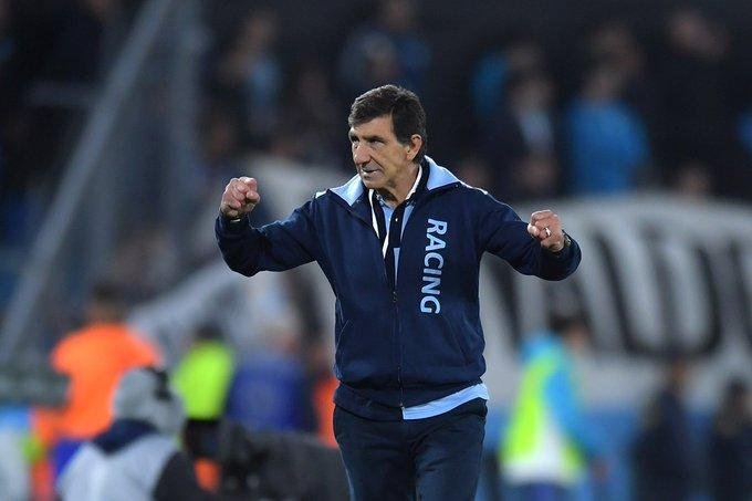Costas “sueña” con darle un título a Racing
