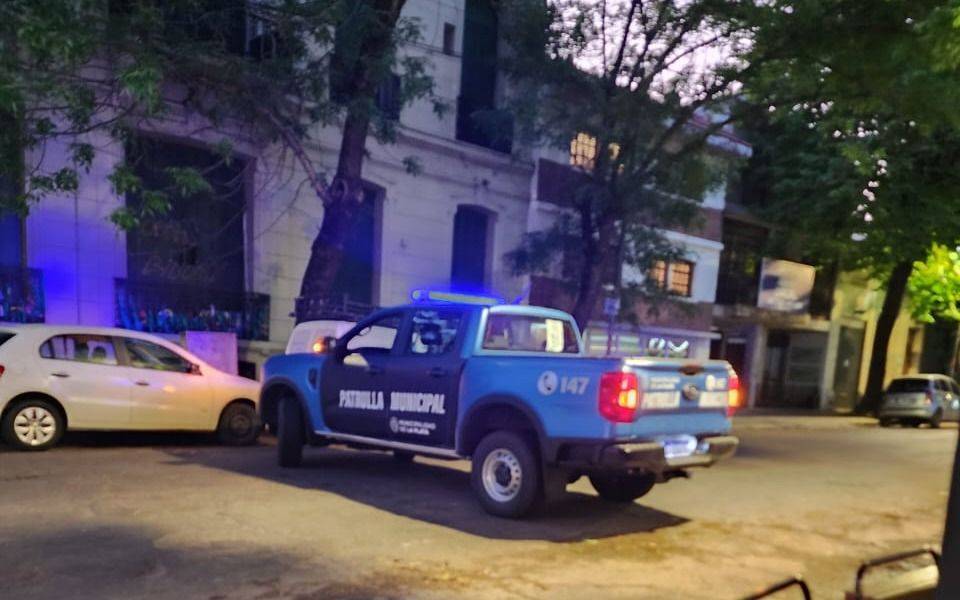 Muerte y conmoción en el centro de La Plata: quién era el hombre que falleció