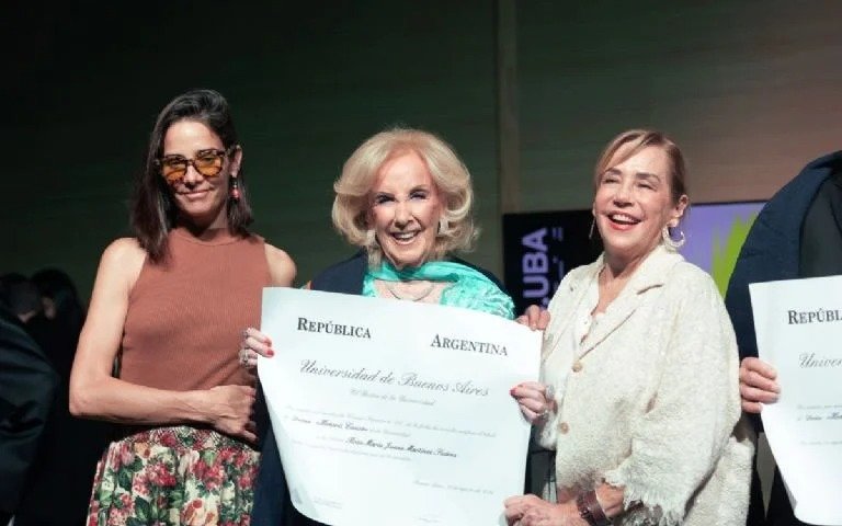 Emotiva ceremonia: Mirtha Legrand recibió el Doctorado Honoris Causa de la UBA 