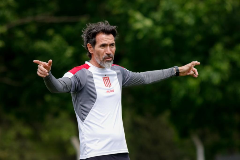 Estudiantes vs Instituto: Sosa o Neves, la duda de Domínguez en el Pincha
