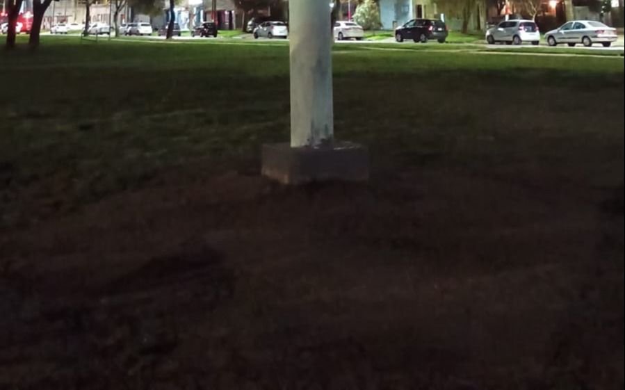 Vecinos piden solucionar luminarias en La Plata