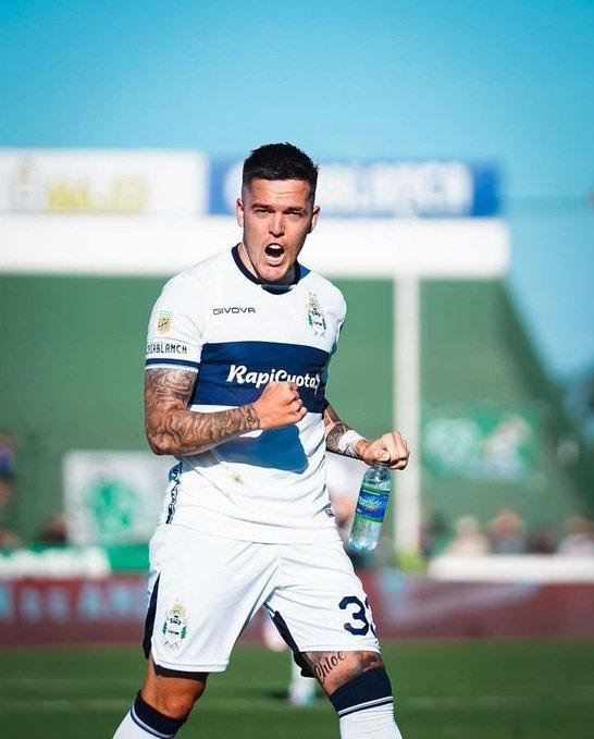Troyansky hizo su primer gol con el Lobo y se fue con una molestia