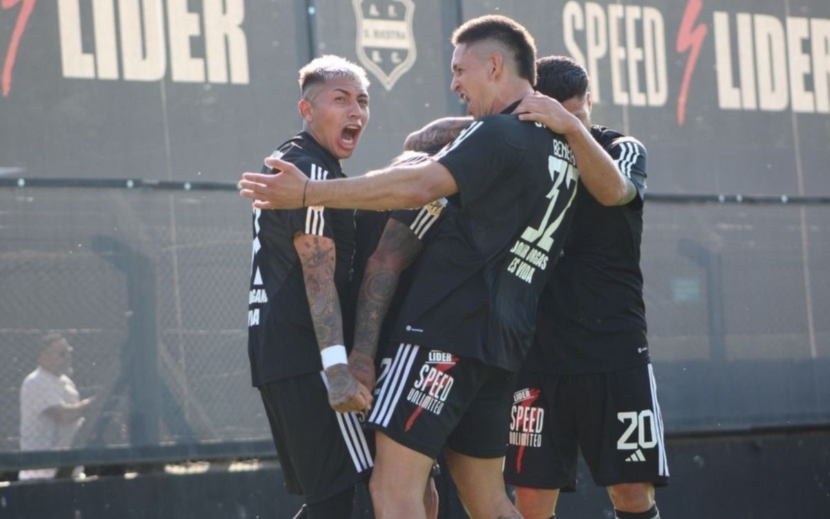 Riestra le dio otro golpe a Atlético Tucumán