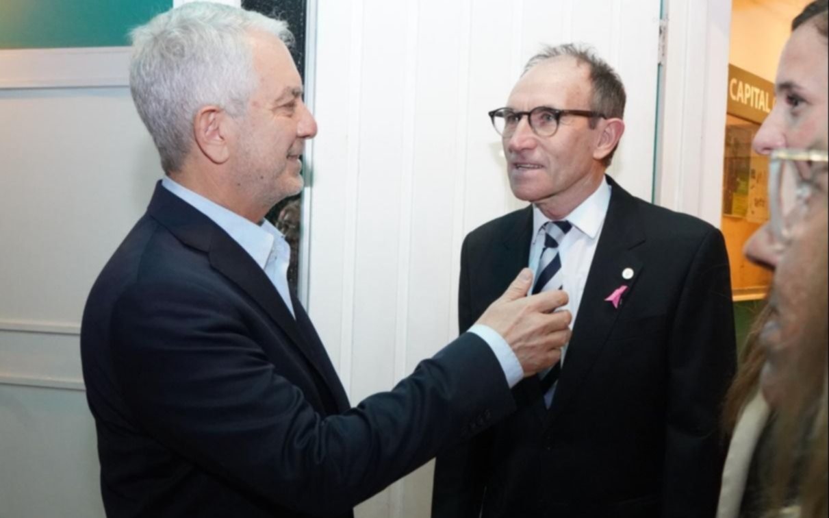 En su aniversario, Alak anunció la entrega de un subsidio al club Capital Chica