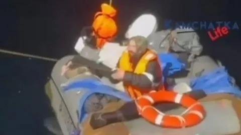 Los amigos ya le dicen Tom Hanks: hallan vivo a un náufrago ruso