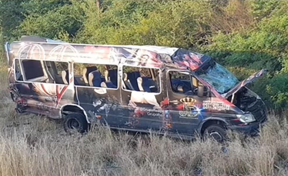 Los grupos de cumbia Red y Green sufrieron un grave choque en la ruta