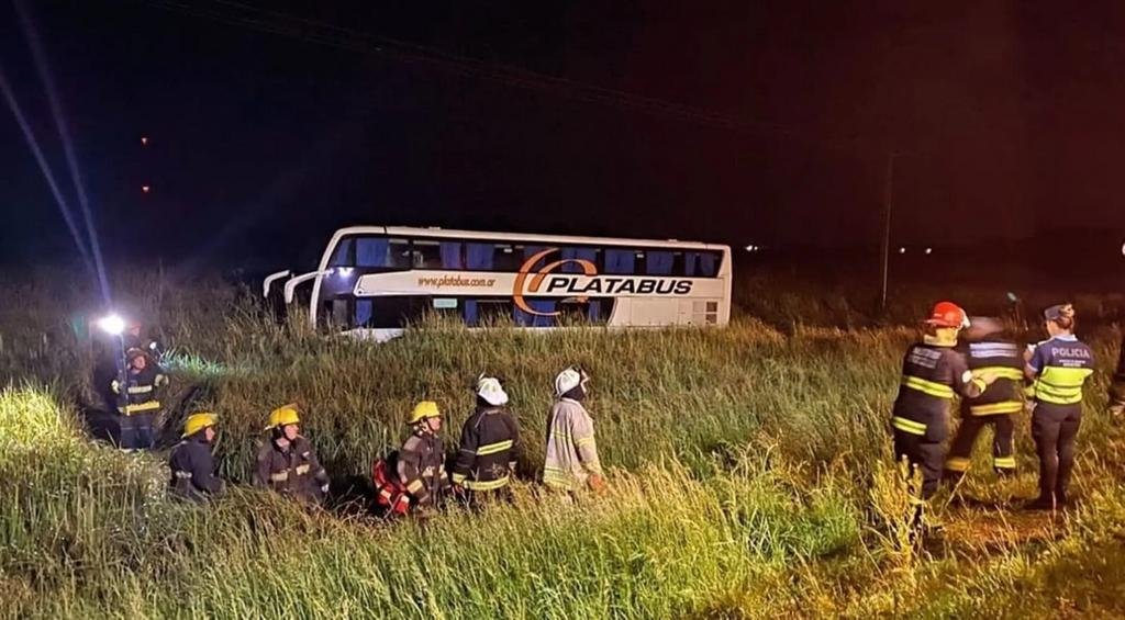 Horror en un viaje que partió desde La Plata: qué se sabe del accidente en ruta 2