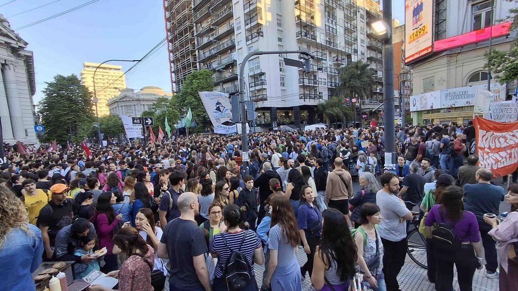 Protesta en las facultades: arrancó este lunes un nuevo paro de 48 horas