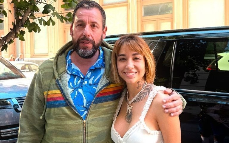 "Modo fan" para María Becerra: foto cholula y sueño cumplido
