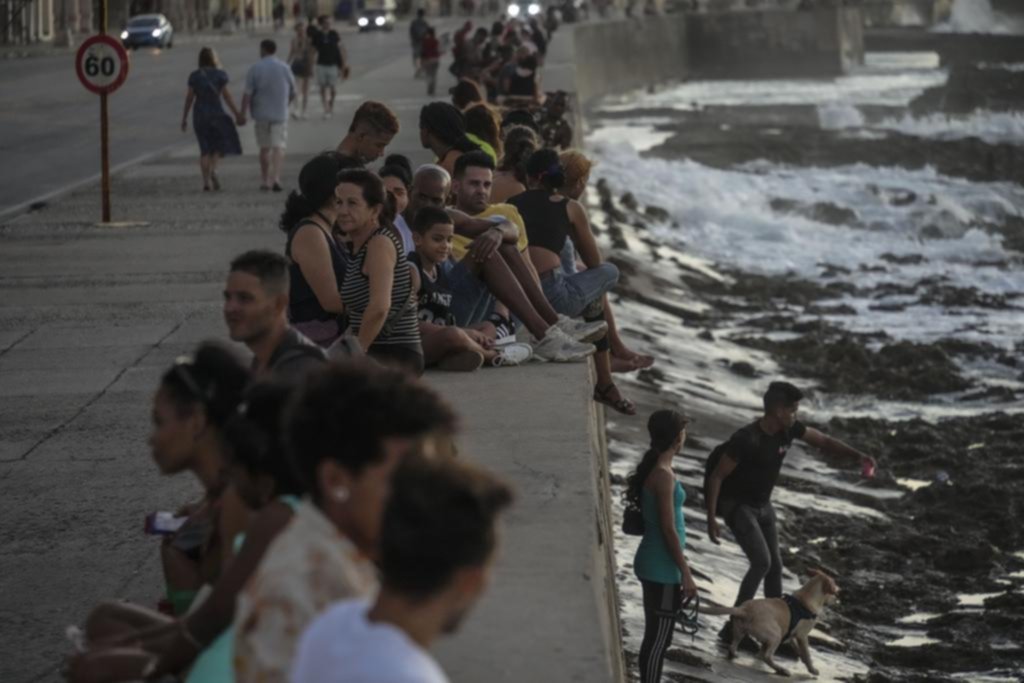 La frustracción de los turistas extranjeros en una Cuba a oscuras