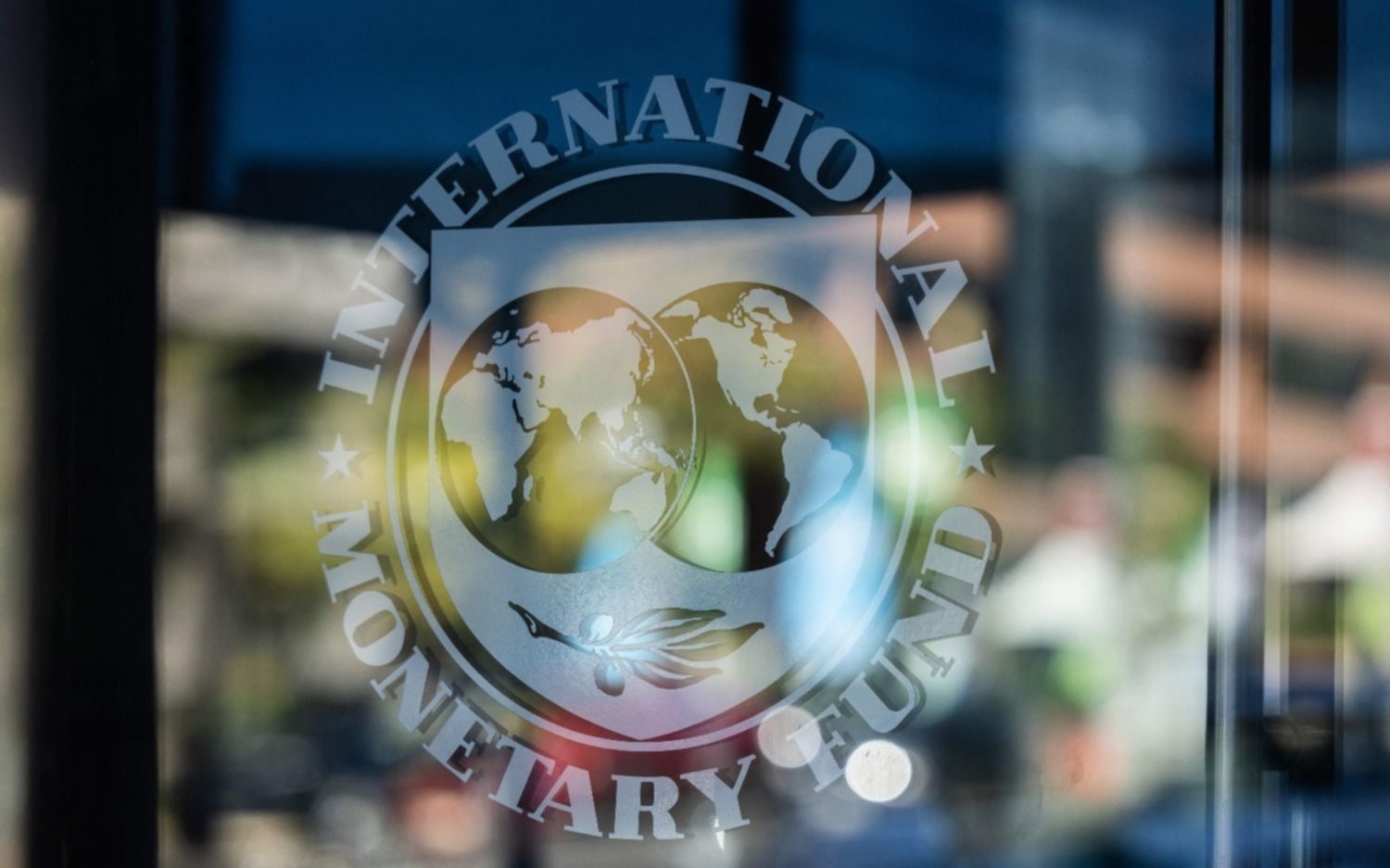 El FMI pronostica para Argentina un repunte de la economía en 2025 y fuerte caída de la inflación