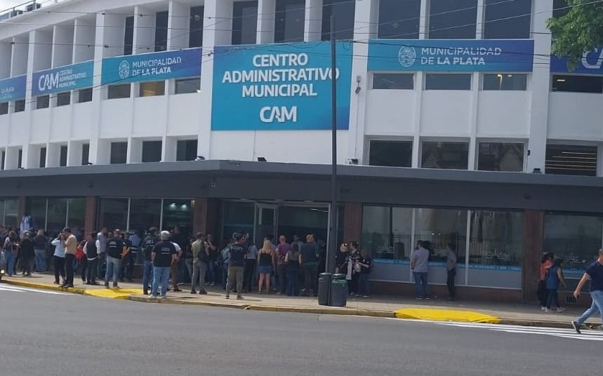 Con corte de cinta quedó inaugurado el CAM, que mañana abre sus puertas: qué trámites podrán realizar los platenses