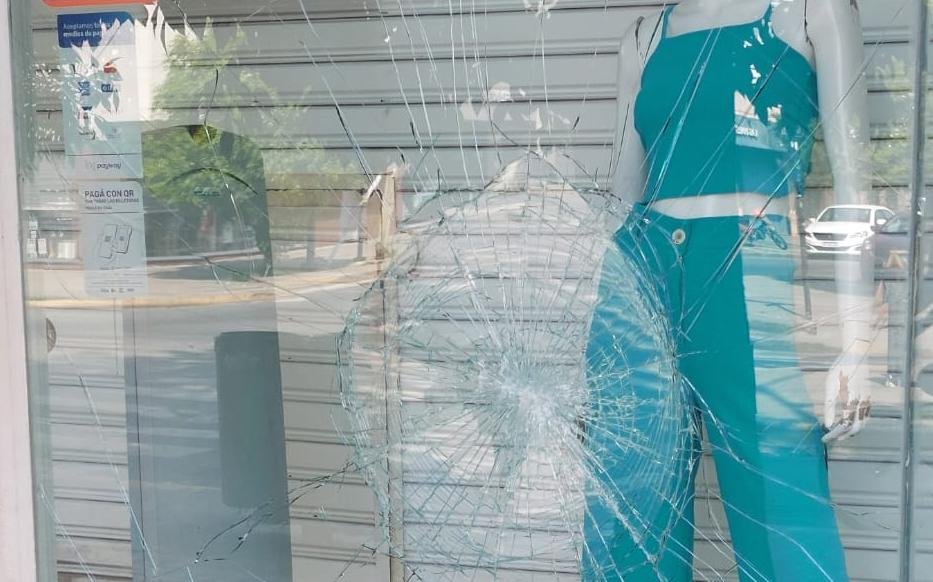 Robo a metros de la comisaría tercera